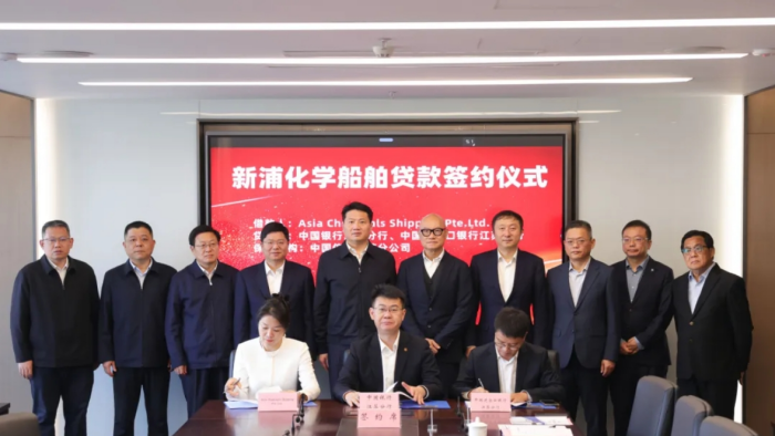 姜冬冬出席重點外資項目簽約和投產(chǎn)活動并專題調研外資外企工作